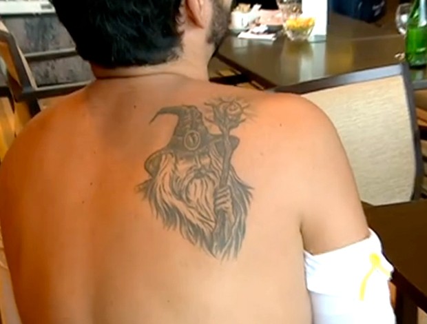 Tatuagem de William veio antes de apelido (Foto: Reprodução SporTV)