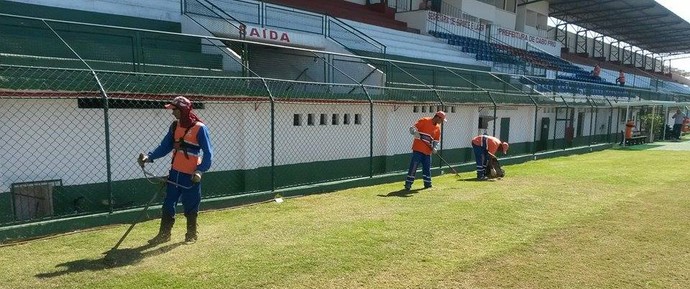 Correão recebe os últimos ajustes para receber os jogos da Cabofriense (Foto: Gustavo Garcia) Correão recebe os últimos ajustes para receber os jogos da Cabofriense (Foto: Gustavo Garcia)