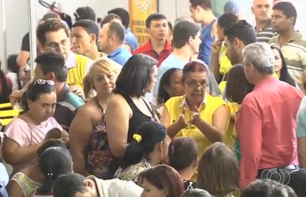 Grande procura levou prefeitura a prorrogar mutirão de negociação de dívidas de impostos Goiânia Goiás (Foto: Reprodução/TV Anhanguera)