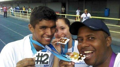 Davi Wilker (à esq.) quebra recorde brasileiro nas Paralimpíadas (Foto: Divulgação/CPB)