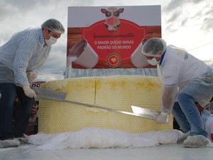 Em 2014, Queijo Minas de Ipanema foi certificado como o maior do mundo com 1,7 tonelada. (Foto: Divulgação/Ascom Ipanema)