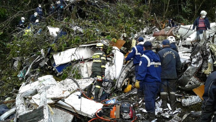 acidente avião chapecoense medellín (Foto: Reprodução Twitter)