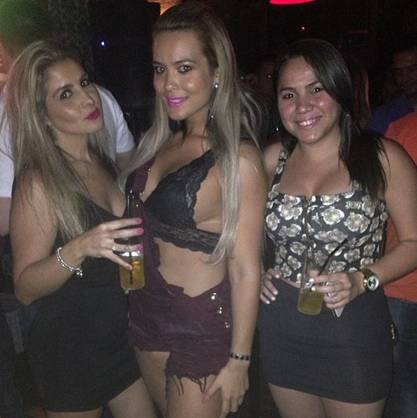 Geisy Arruda com as amigas (Foto: Reprodução/Instagram)