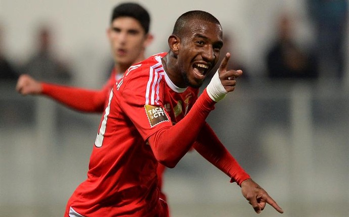 Talisca Benfica Moreirense (Foto:  EFE/HUGO DELGADO)