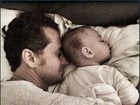 Guilhermina Guinle posta foto do marido e da filha dormindo juntos