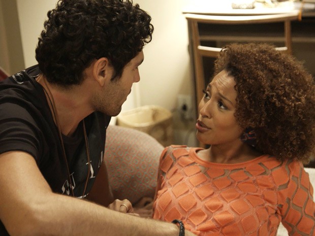 Casal está no maior love (Foto: TV Globo)