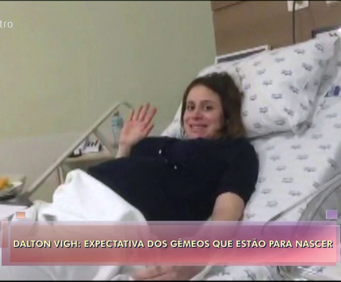 Camila à espera dos gêmeos com Dalton Vigh  (Foto: TV Globo)