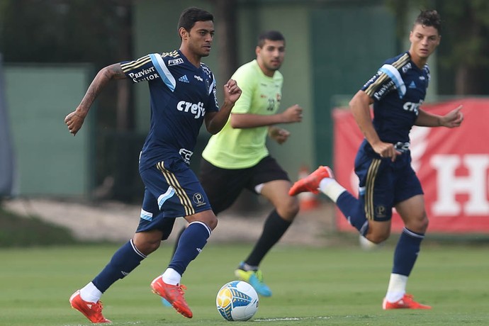 EXCLUSIVO: Sem estar pronto, Cleiton Xavier segue fora da equipe - Por Raony Coronado