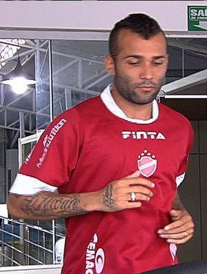 Evandro Paulista, atacante do Vila Nova (Foto: Reprodução/TV Anhanguera)