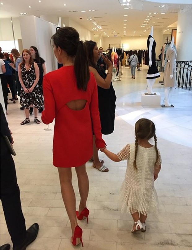 Victoria e Harper Beckham (Foto: Reprodução/Instagram) Victoria e Harper Beckham (Foto: Reprodução/Instagram)