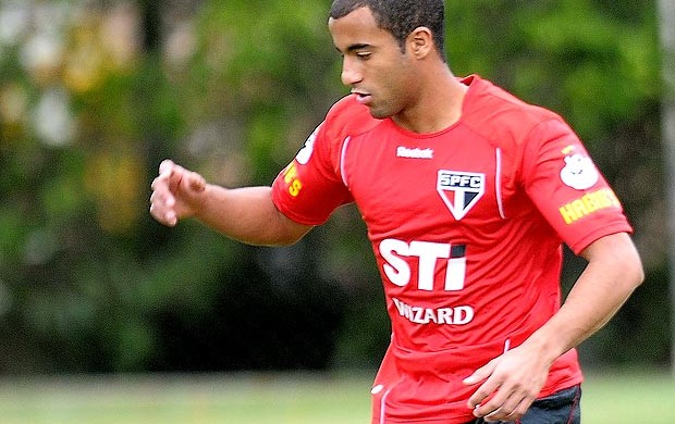 Lucas no treino do São Paulo (Foto: Dorival Rosa / Vipcomm)