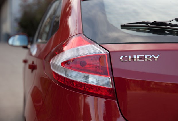 Chery Celer Hatch 2015 (Foto: Peter Fussy/G1)
