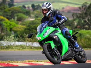 Kawasaki Ninja 300 (Foto: Rafael Munhoz/G1)