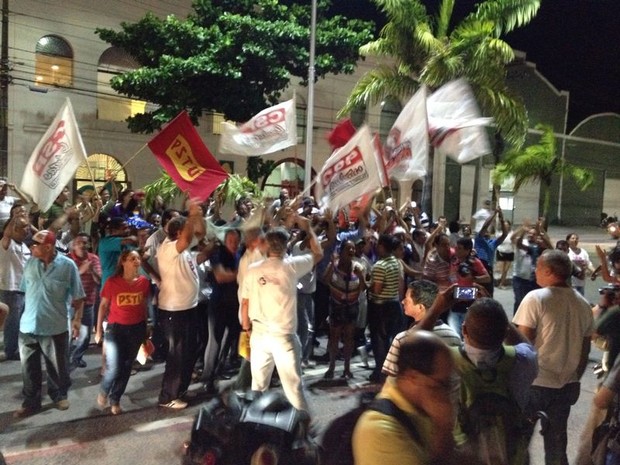 Rodoviários comemoram resultado com aumento de 10% nos salários (Foto: Vitor Tavares/G1)