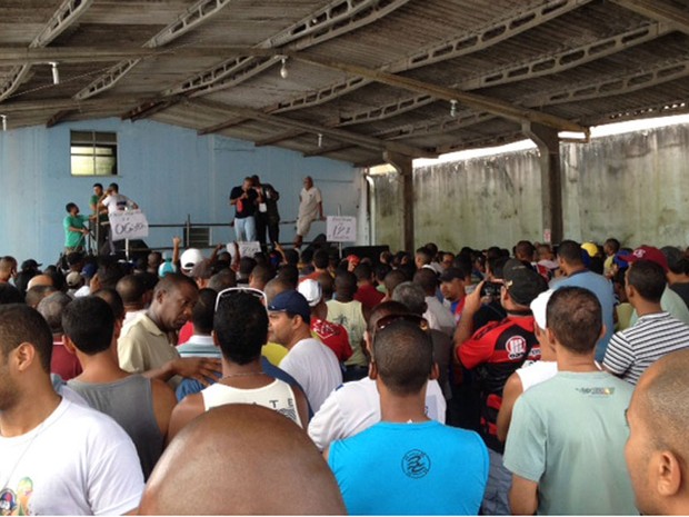 Rodoviários vão voltar a se reunir após almoço na Bahia (Foto: Ruan Melo/G1)