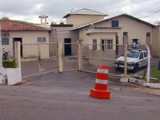 Candidatos que fizeram concurso para agente penitenciário vivem incerteza em MG (Foto: Reprodução EPTV)