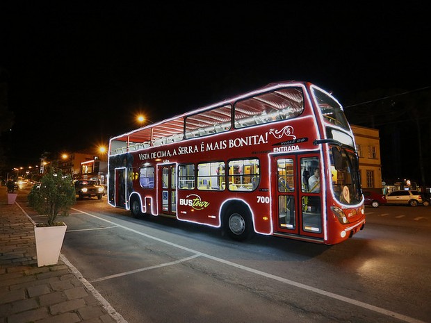 G1 - Ônibus de dois andares oferece vista aérea das luzes do Natal Luz no  RS - notícias em Natal Luz 2014