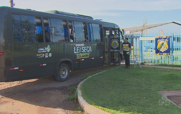 Ônibus da Lei Seca (Foto: Reprodução/TV Amapá)