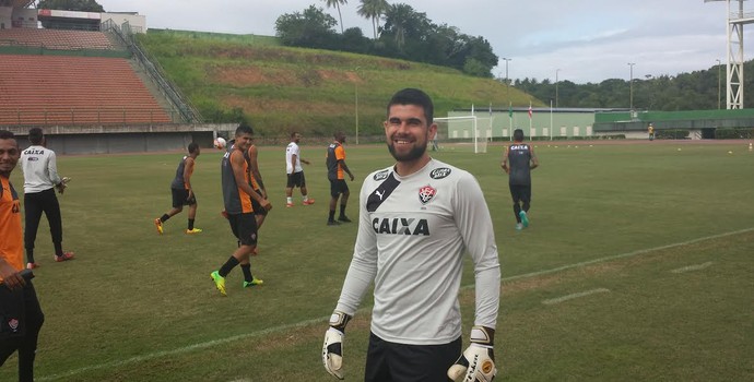 Fernando Miguel goleiro do Vitória (Foto: Thiago Pereira)