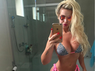 Veridiana Freitas mostra corpão em selfie: '82 dias antes do carnaval'