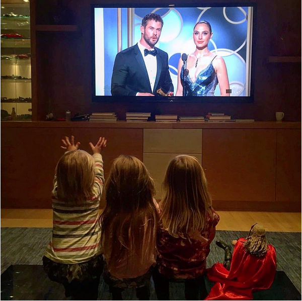 Filhos de Chris Hemsworth comemoram aniversário fantasiados de