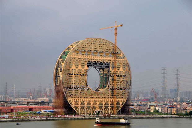 Edifício com forma redonda está perto de ser concluído (Foto: Reuters/China Daily)