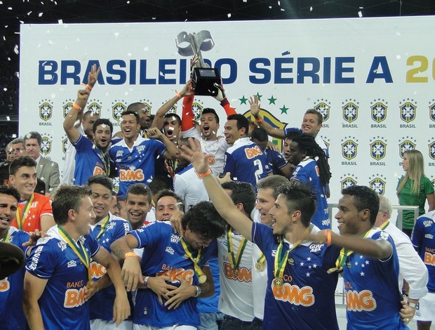 Cruzeiro Taça Brasileirão 2013 (Foto: Mauricio Paulucci)