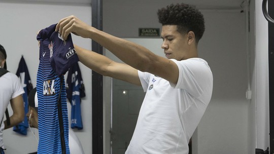 Marquinhos Gabriel volta ao Timão após cirurgia; veja o plantão médico