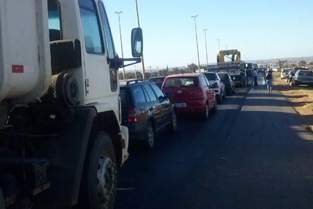 G Manifestantes Pedem Melhorias No Transporte Coletivo E Fecham A Br