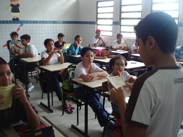 Projeto Cordel na Escola incentiva cultura popular na Paraíba (Foto: Izael Lima/Arquivo pessoal)