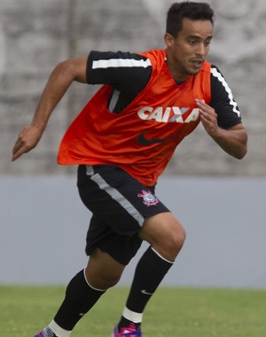 Família e contrato pouco rentável na China levam Jadson a ficar no Timão