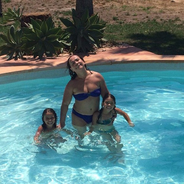 Sônia Nazário com as netas (Foto: Reprodução/Instagram)