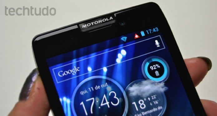 Destaque para a tela do Motorola Razr HD (Foto: Stella Dauer/TechTudo) Destaque para a tela do Motorola Razr HD (Foto: Stella Dauer/TechTudo)