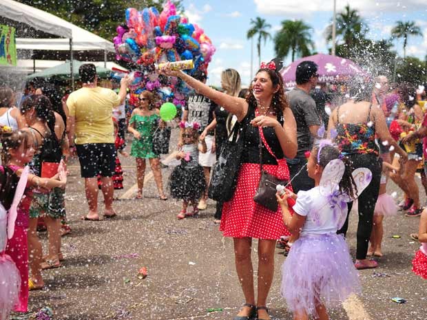 Crianças em desfile de bloco de rua no Carnaval de Brasília (Foto: Pedro Ventura/Agência Brasília) Crianças em desfile de bloco de rua no Carnaval de Brasília (Foto: Pedro Ventura/Agência Brasília)