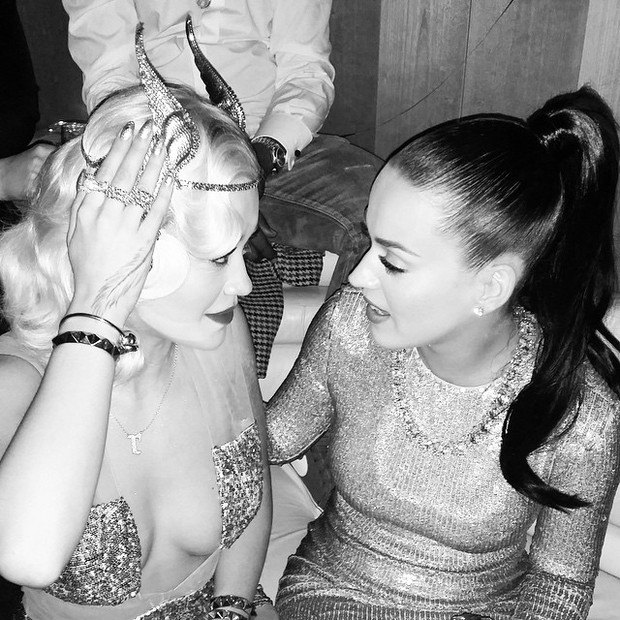 Rita Ora e Katy Perry em festa de Réveillon em Nova York, nos Estados Unidos (Foto: Instagram/ Reprodução)