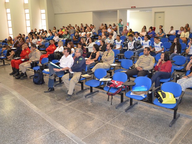 Servidores discutem como minimizar dados de acidentes de trânsito na Zona da Mata de RO (Foto: Magda Oliveira/G1)