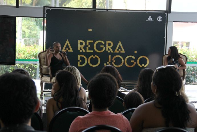 Roberta Rodrigues participa de bate-papo com amazonenses (Foto: Katiúscia Monteiro/ Rede Amazônica)