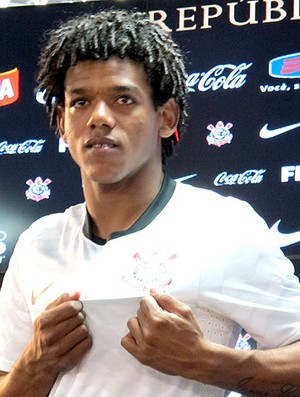 Romarinho é apresentado no Corinthians (Foto: Gustavo Serbonchini / Globoesporte.com)