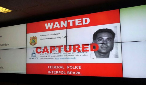 Durante coletiva em Brasília, a PF mostrou que a prisão do suspeito de tráfico já está atualizada na lista vermelha da Interpol (Foto: Vianey Bentes / G1)