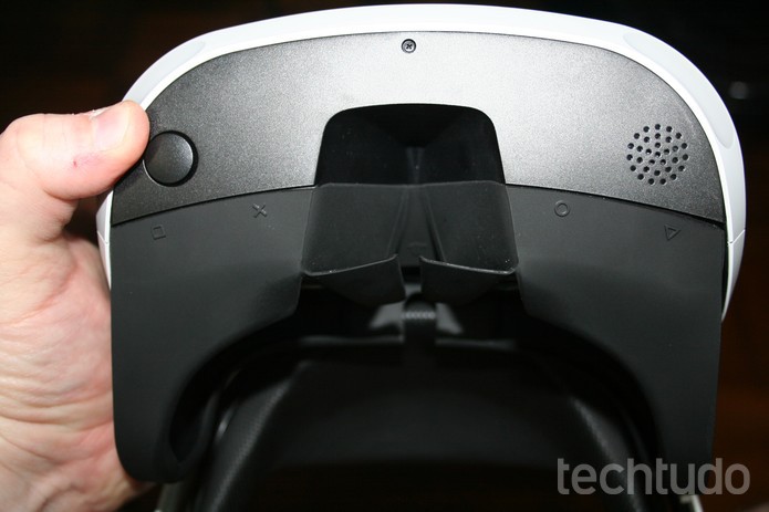 Detalhe da parte inferior do PS VR-com marca (Foto: Felipe Vinha/Techtudo ) Detalhe da parte inferior do PS VR-com marca (Foto: Felipe Vinha/Techtudo )