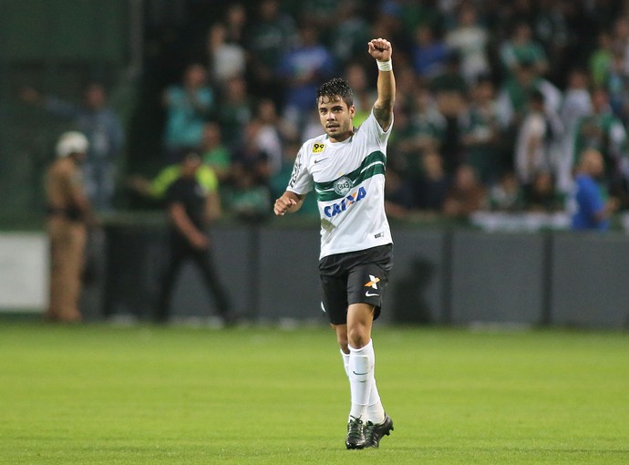 Coritiba Palmeiras Henrique Almeida (Foto: Giuliano Gomes/ Agência PR PRESS)