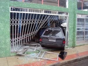 Igreja fica no Centro de Herval d&#39;Oeste (Foto: Divulgação/Polícia Militar)