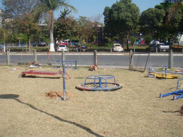 Parque do terminal rodoviário de Formiga ganha brinquedos (Foto: Prefeitura/ Divulgação) Parque do terminal rodoviário de Formiga ganha brinquedos (Foto: Prefeitura/ Divulgação)