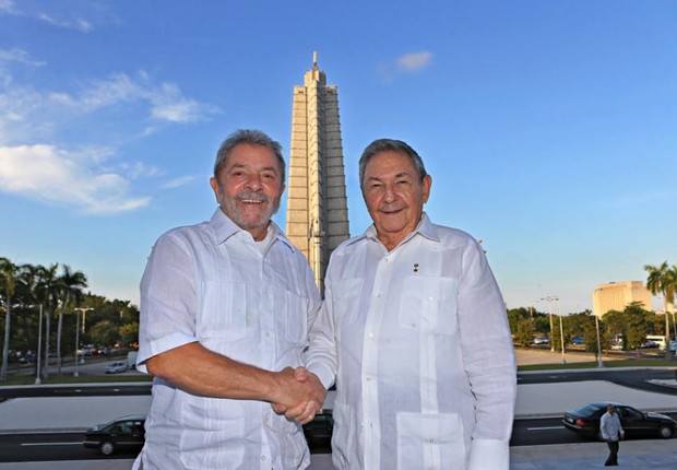 O ex-presidente Luiz Inácio Lula da Silva e o presidente cubano Raúl Castro em Havana (Foto: Ricardo Stuckert/Instituto Lula)