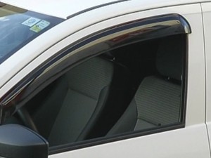 É comum no centro motoristas deixarem o vidro do carro aberto.  (Foto: reprodução/TV Tem)