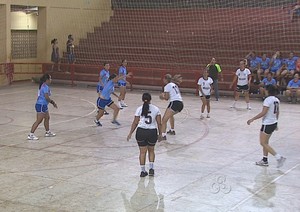 Campeonato Acreano de Handebol no ginásio Álvaro Dantas (Foto: Reprodução/TV Acre)