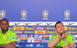 Jefferson e Júlio César goleiro da seleção coletiva (Foto: Marcelo Baltar)