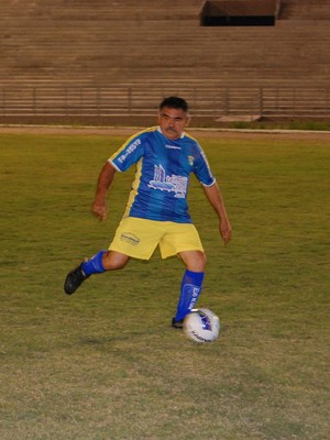 Seu Pedro, Perilima, em campo 2 (Foto: Silas Batista / GloboEsporte.com/pb)