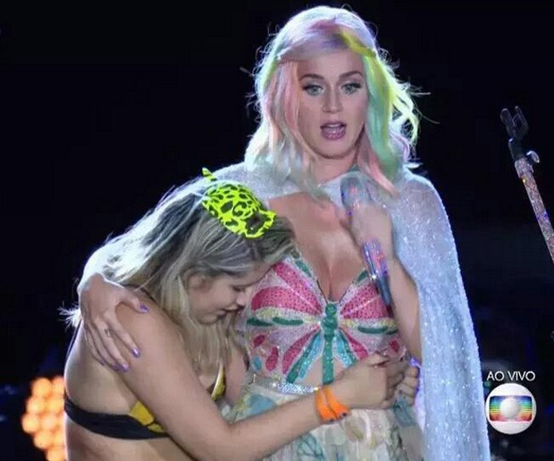 Rayane Souza e Katy Perry (Foto: Reprodução) Rayane Souza e Katy Perry (Foto: Reprodução)