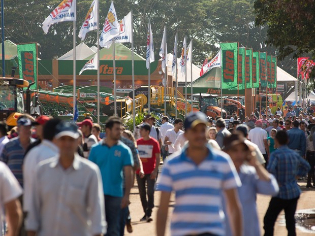 Segunda-feira (1º) - Expectativa dos organizadores da feira é fechar R$ 2,7 bilhões em negócios até sexta-feira (Foto: Érico Andrade/G1) Segunda-feira (1º) - Expectativa dos organizadores da feira é fechar R$ 2,7 bilhões em negócios até sexta-feira (Foto: Érico Andrade/G1)